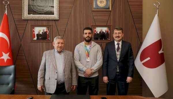 Bilek Güreşi Ünilig Türkiye Şampiyonası’nda Öğrencimizden Çifte Madalya