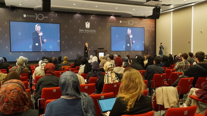 İbn Haldun Akademi’nin Dördüncü Haftasında Temel Kaynaklara Dönüşten Edebiyat İklimine Uzanan Tartışmalar Gerçekleştirildi
