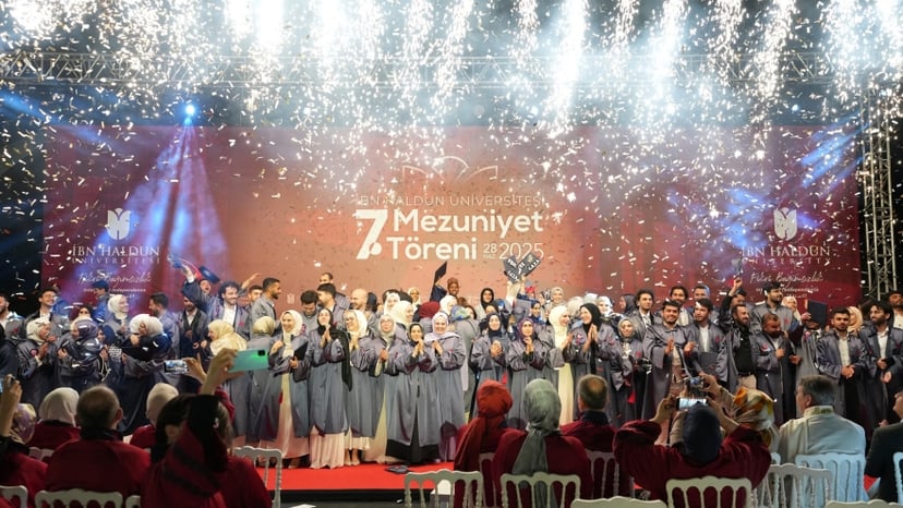 7.Mezuniyet Törenimiz Cumhurbaşkanı Yardımcısı Cevdet Yılmaz'ın Teşrifleriyle Gerçekleştirildi