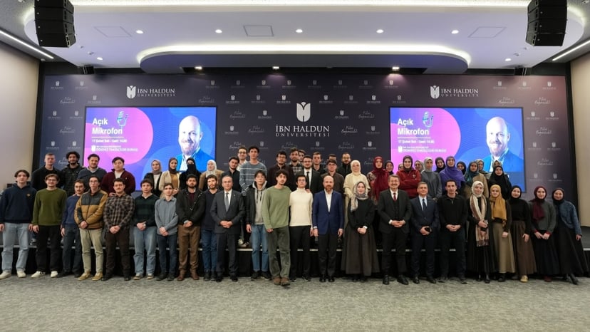 Mütevelli Heyeti Başkan Vekilimiz Necmeddin Bilal Erdoğan, “Açık Mikrofon” Etkinliğinde Öğrencilerimizle Bir Araya Geldi