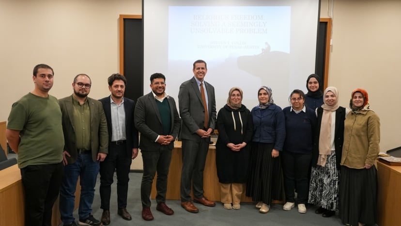 Texas Üniversitesi'nden Prof. Steven T. Collis Üniversitemizde Din Özgürlüğü Üzerine Bir Konferans Verdi