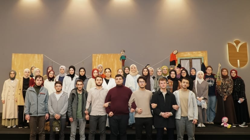 Filistin Hakkında Konuşmalıyız Oyunu Öğrencilerimizle Buluştu